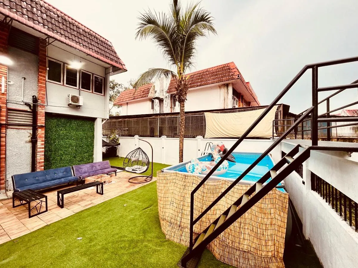 Riverside Botanical Retreat + Nature-Surround Pool +Bbq Patio! Villa George Town 0*,