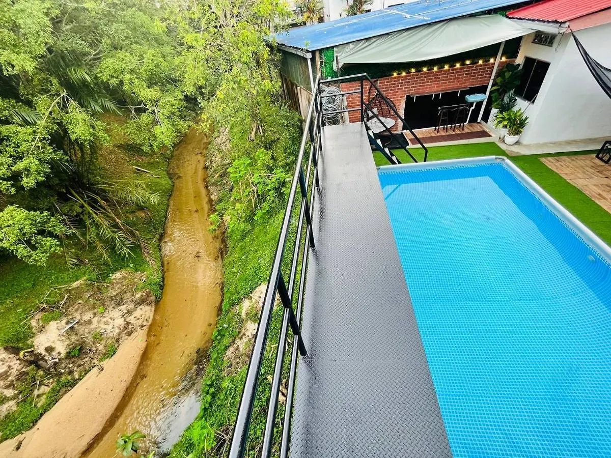 Riverside Botanical Retreat + Nature-Surround Pool +Bbq Patio! Villa George Town