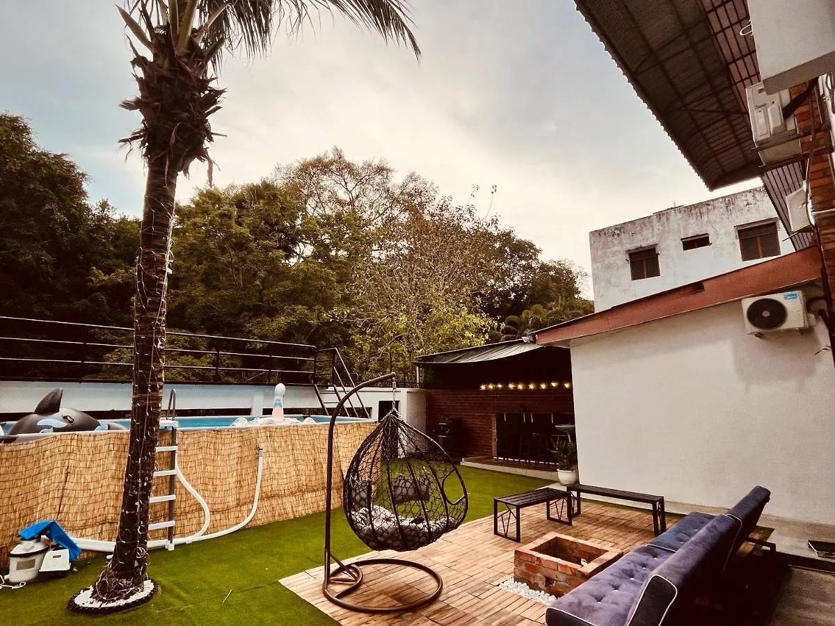 Riverside Botanical Retreat + Nature-Surround Pool +Bbq Patio! Villa George Town 0*,
