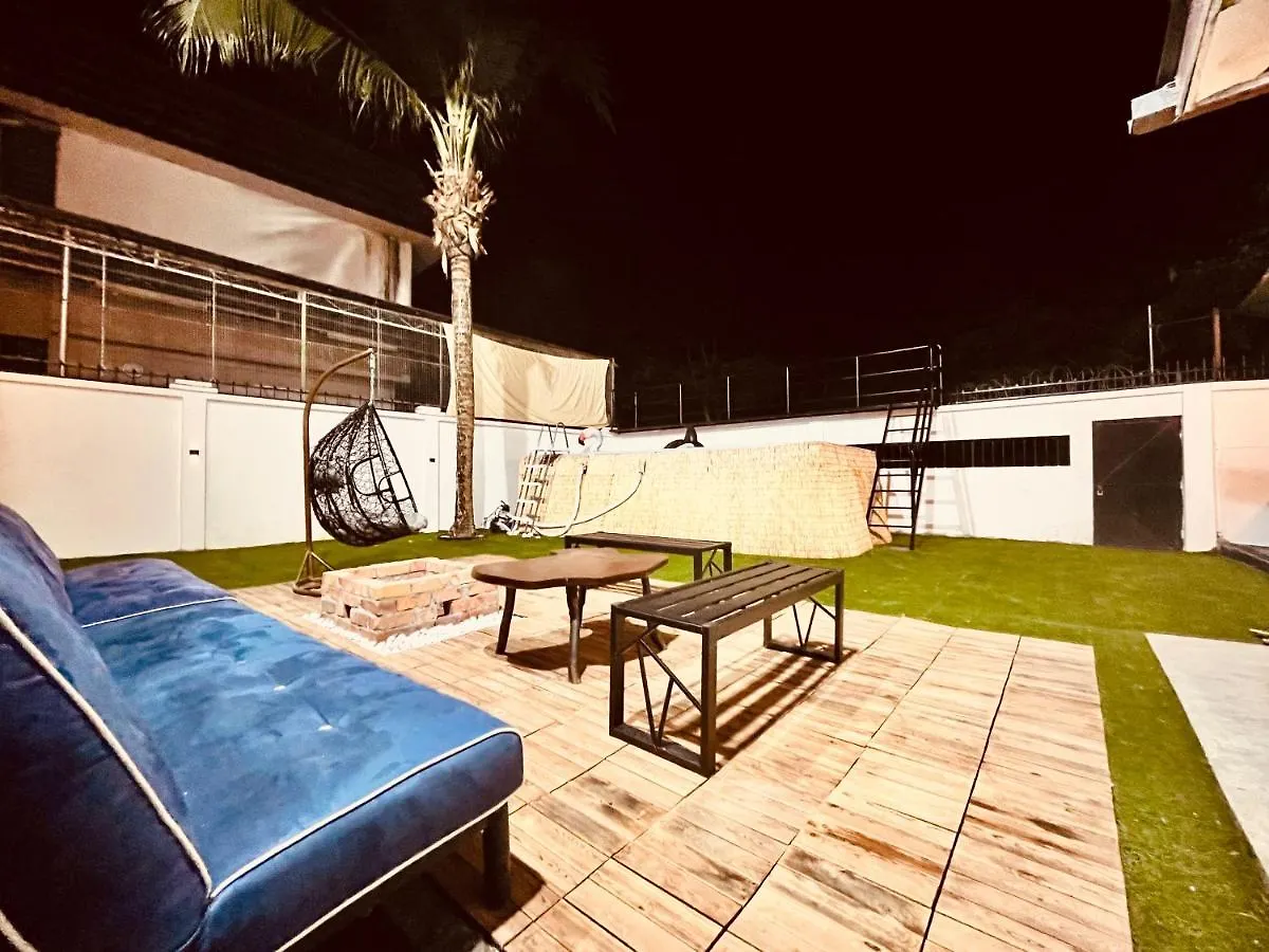 Vila Riverside Botanical Retreat + Nature-Surround Pool +Bbq Patio! George Town
